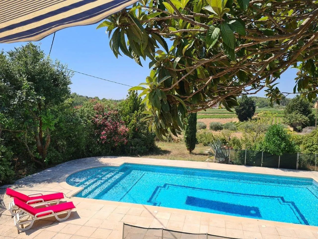 Villa Du Clos D'Ieres دْراجينْيا 0*,  فرنسا
